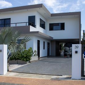 Luxury Villa Incl Pool With Seaview Near Beaches Willemstad Exterior photo