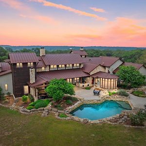 Rusted Roof Ranch - Pool-Billiards-Bar-Fireplace Kendalia Exterior photo