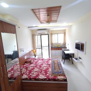 Modern Efficient Studio Flat With Equipped Pantry Apartment Indore Exterior photo