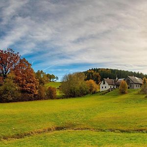 Wunderschones Ferienhaus In Schloss Rosenau Mit Offenerem Kamin Exterior photo