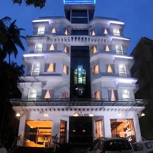 Hotel Vishnu Inn Guruvayur Exterior photo