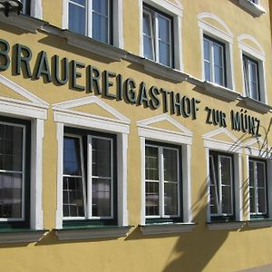 Brauereigasthof Zur Munz Seit 1586 Hotel Guenzburg Exterior photo