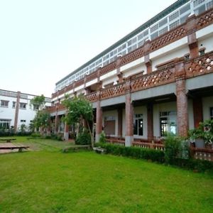 Lu Din Manor Hotel Lugu Exterior photo