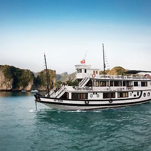 Peace Charm Cruise Hotel Ha Long Exterior photo