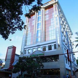 The Ruby Arena Hotel Thiruvananthapuram Exterior photo