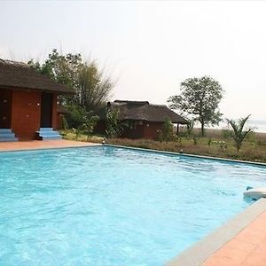 Red Earth Kabini Hotel Begur Exterior photo