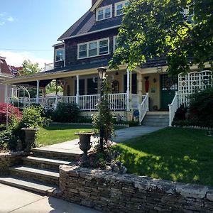 Armistead Cottage Bed & Breakfast Newport Exterior photo