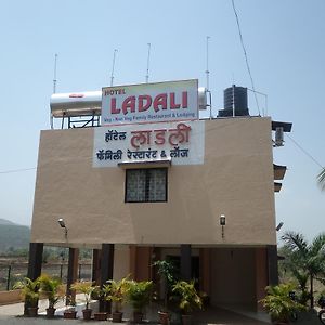 Hotel Ladli Lodging Kharakvasla Exterior photo
