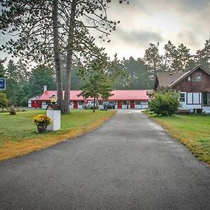 Northern Pine Inn Hayward Exterior photo