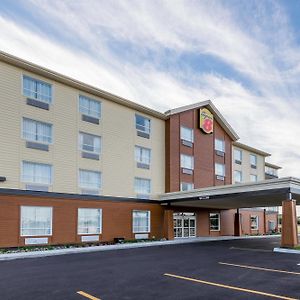 Super 8 By Wyndham Mont Laurier Hotel Exterior photo