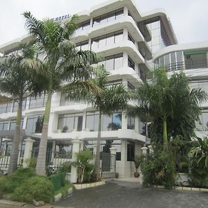 Double View Hotel Dar es Salaam Exterior photo