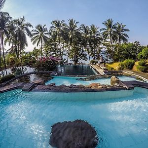 Janji Laut Resort Tanahwangko Exterior photo