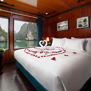 Flamingo Luxury Cruises Hotel Ha Long Exterior photo